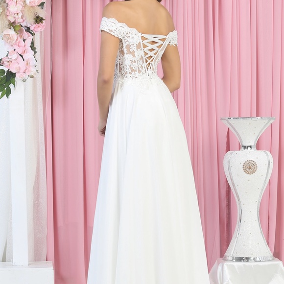 White dress - Picture 2 of 14